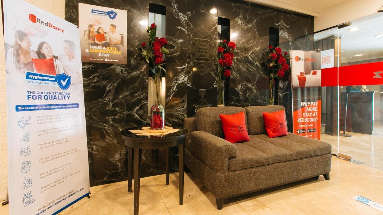 Reddoorz Premium Near Greenbelt Makati - Vaccinated Staff Makati City Exterior photo