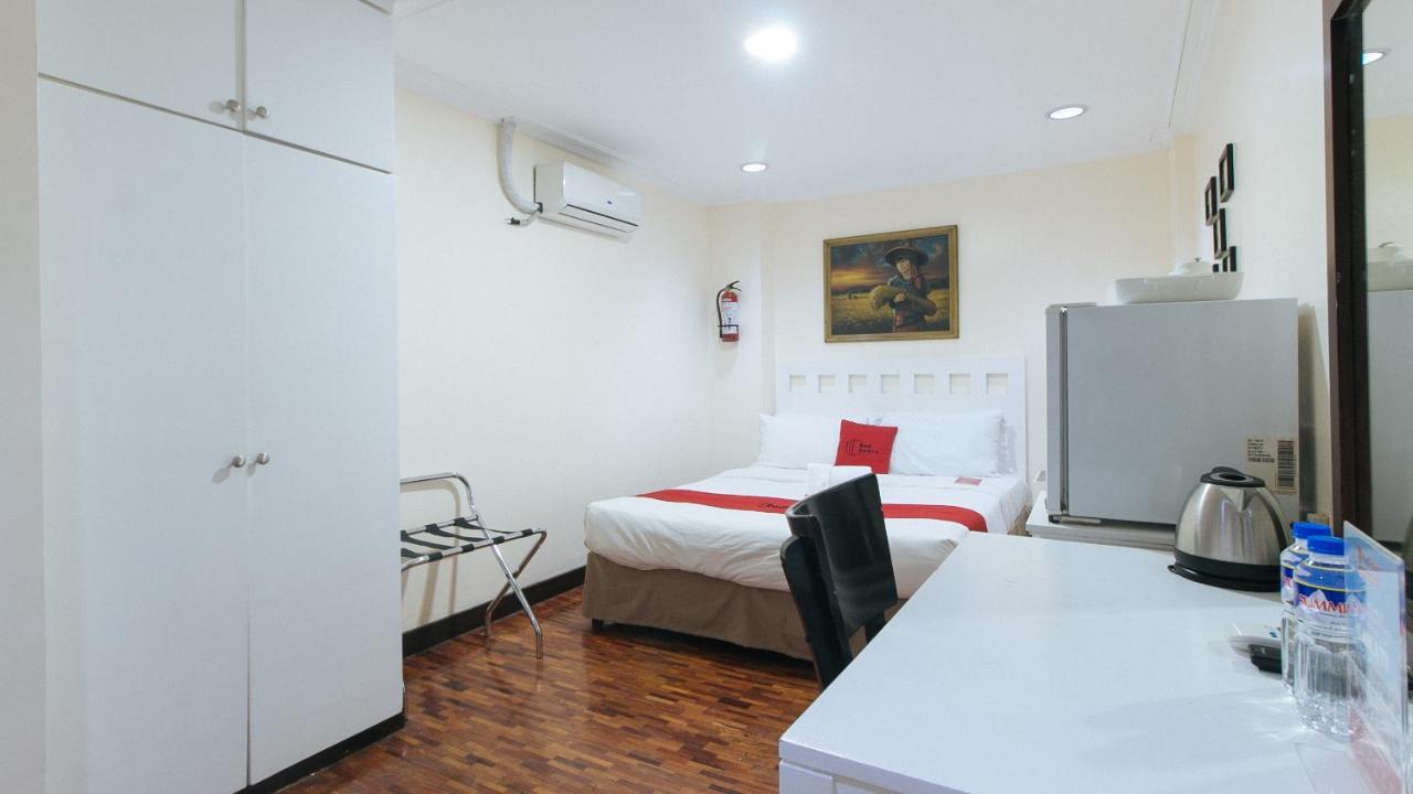 Reddoorz Premium Near Greenbelt Makati - Vaccinated Staff Makati City Exterior photo