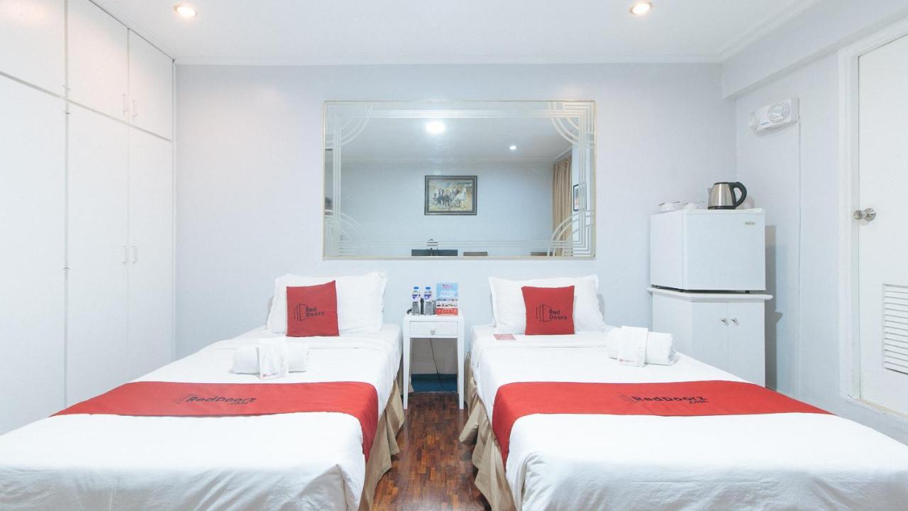 Reddoorz Premium Near Greenbelt Makati - Vaccinated Staff Makati City Exterior photo