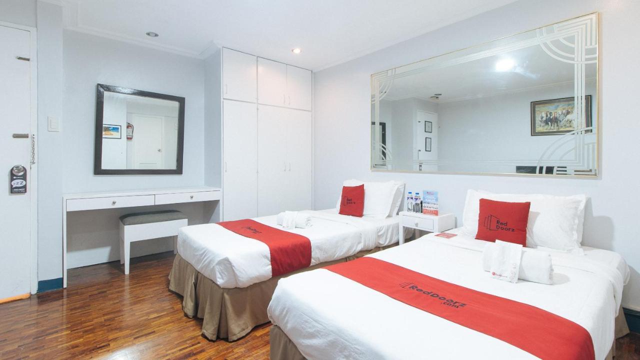 Reddoorz Premium Near Greenbelt Makati - Vaccinated Staff Makati City Exterior photo