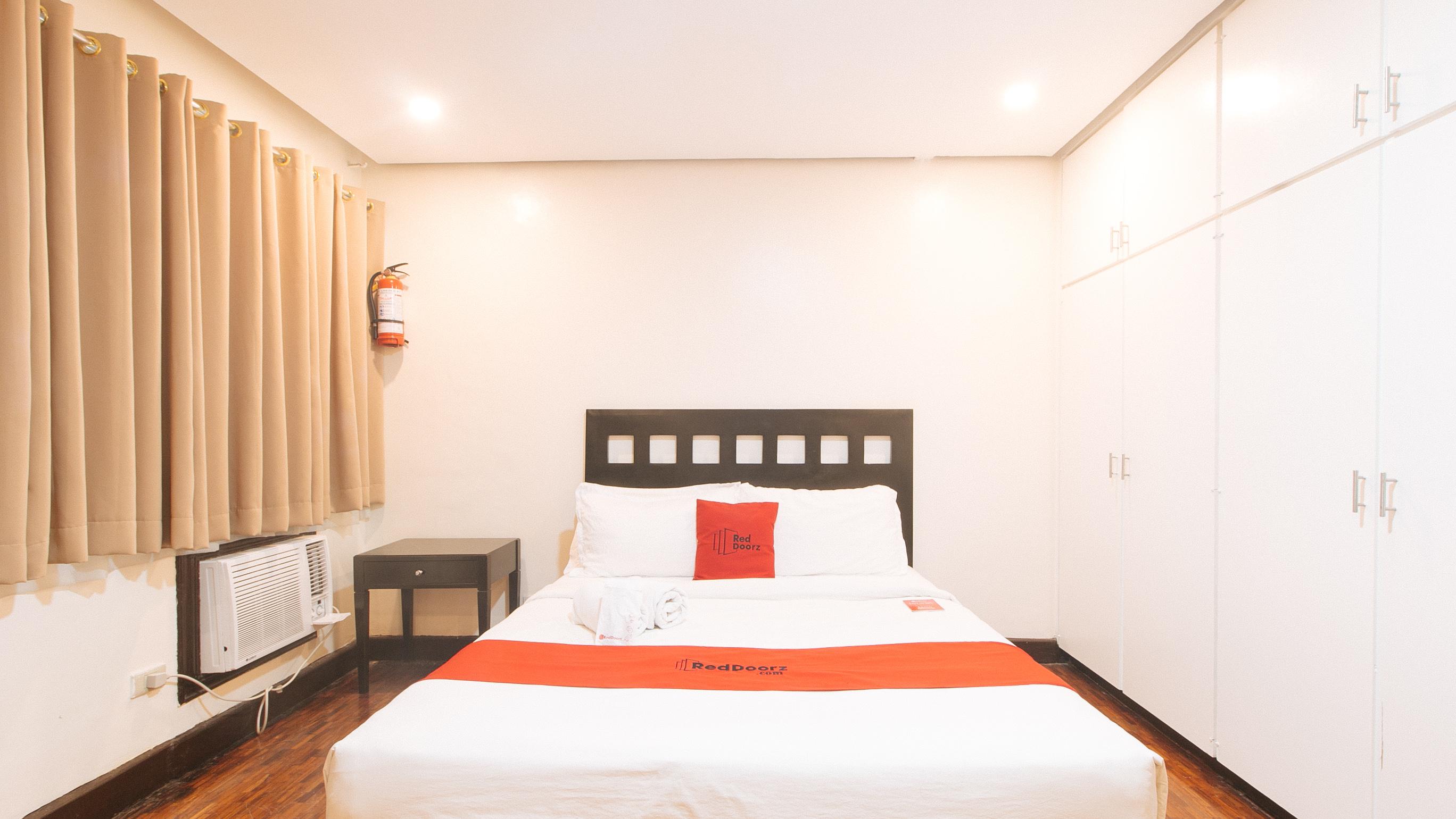 Reddoorz Premium Near Greenbelt Makati - Vaccinated Staff Makati City Exterior photo