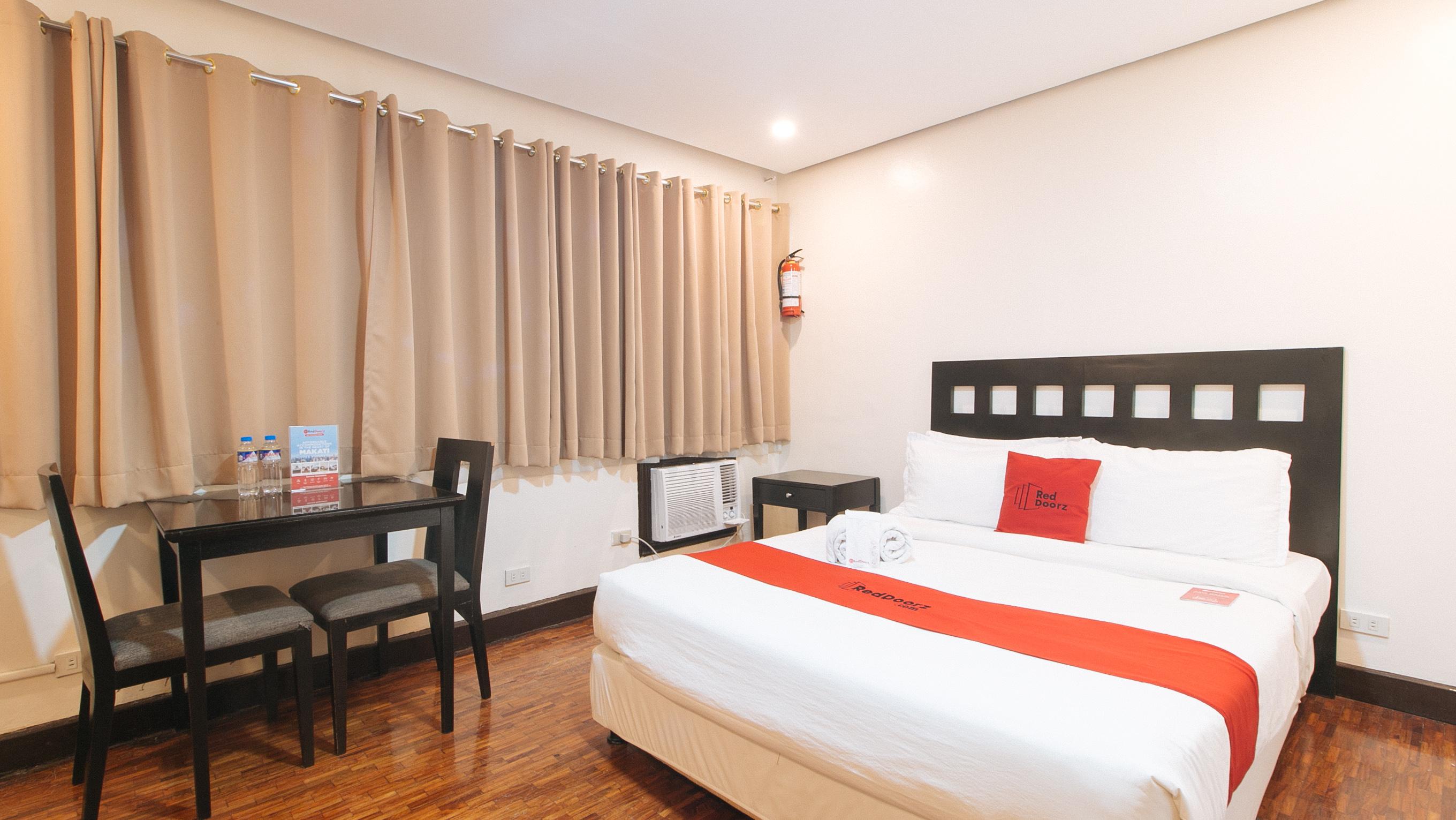 Reddoorz Premium Near Greenbelt Makati - Vaccinated Staff Makati City Exterior photo