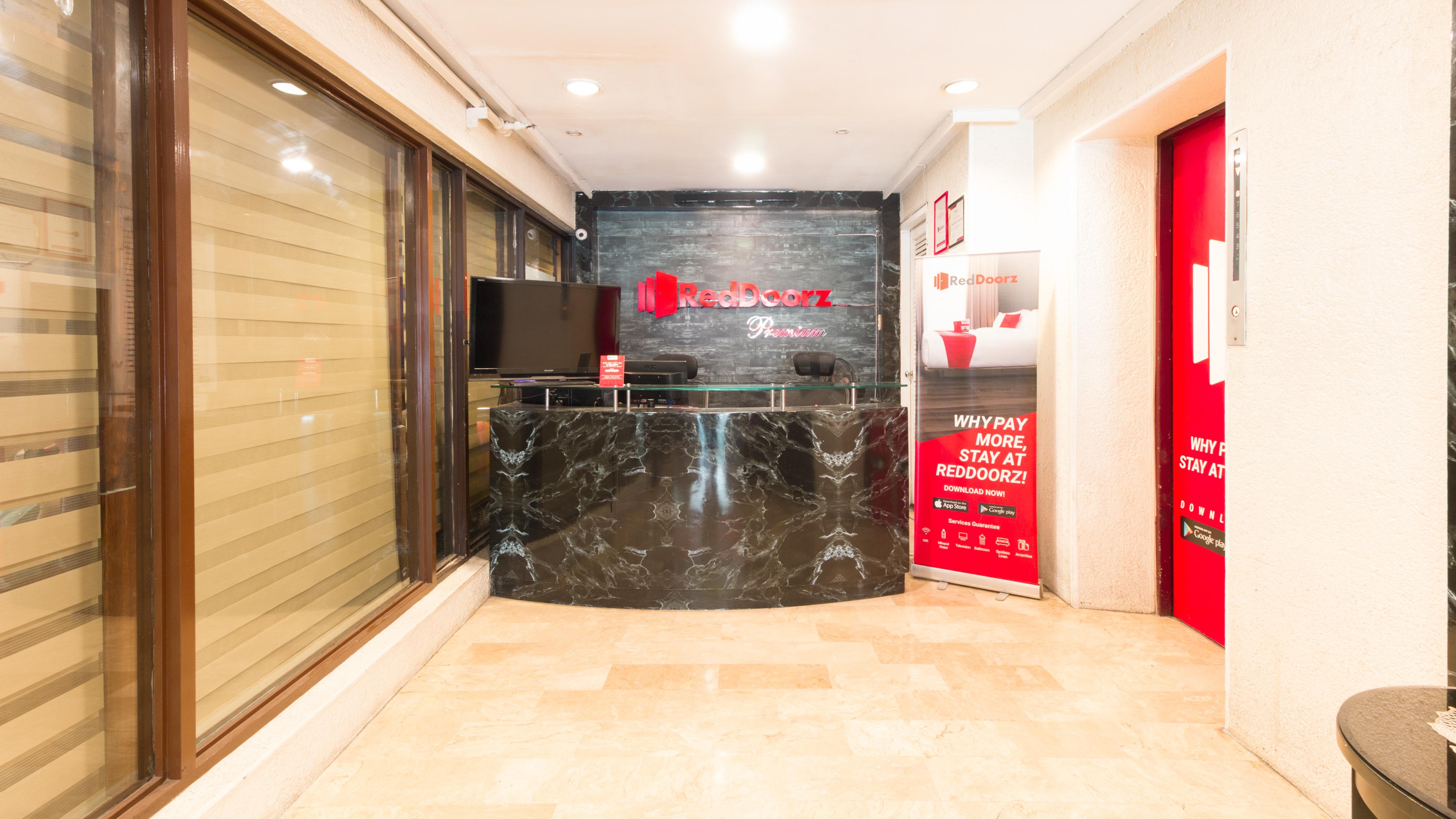 Reddoorz Premium Near Greenbelt Makati - Vaccinated Staff Makati City Exterior photo