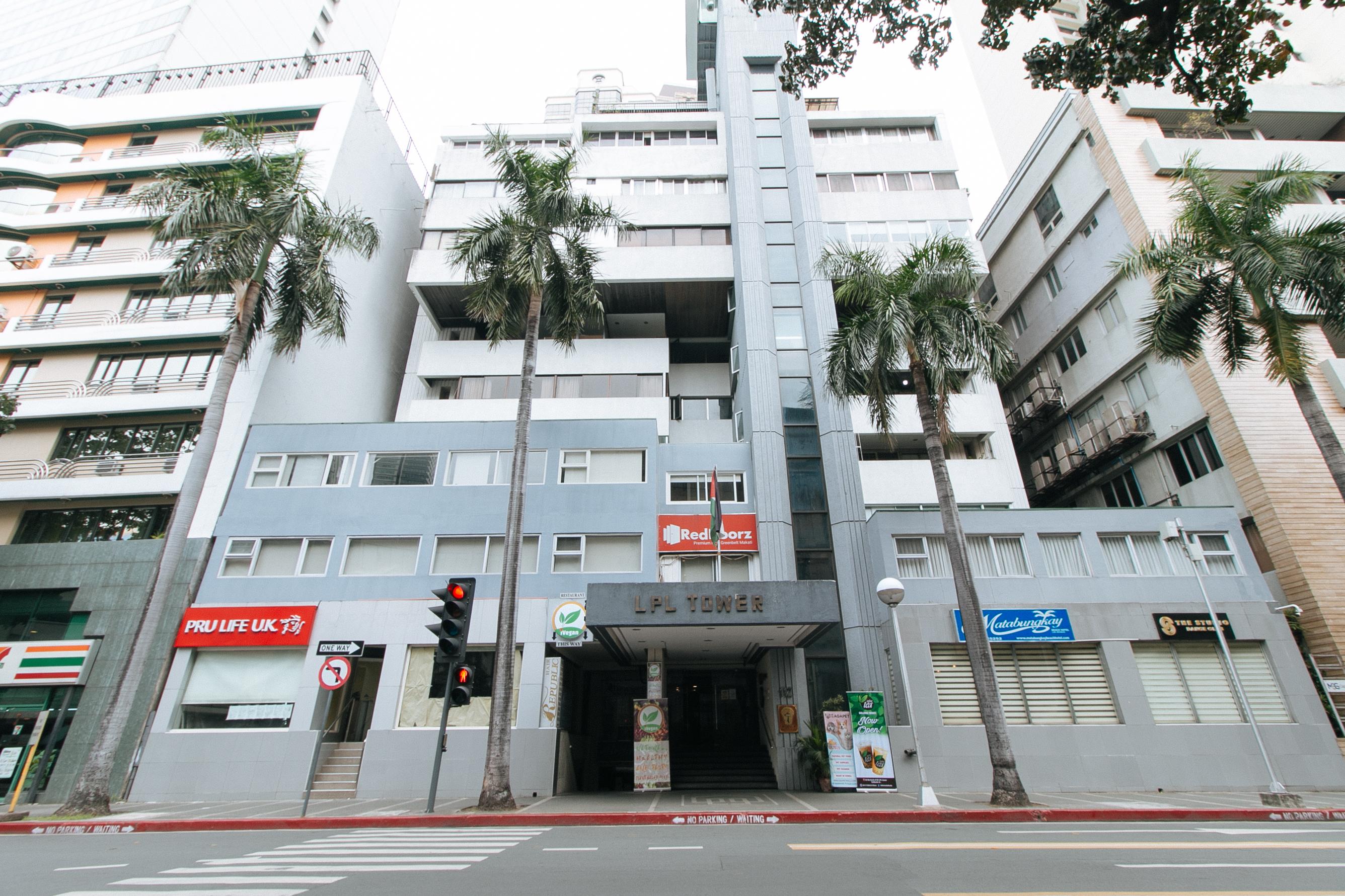 Reddoorz Premium Near Greenbelt Makati - Vaccinated Staff Makati City Exterior photo