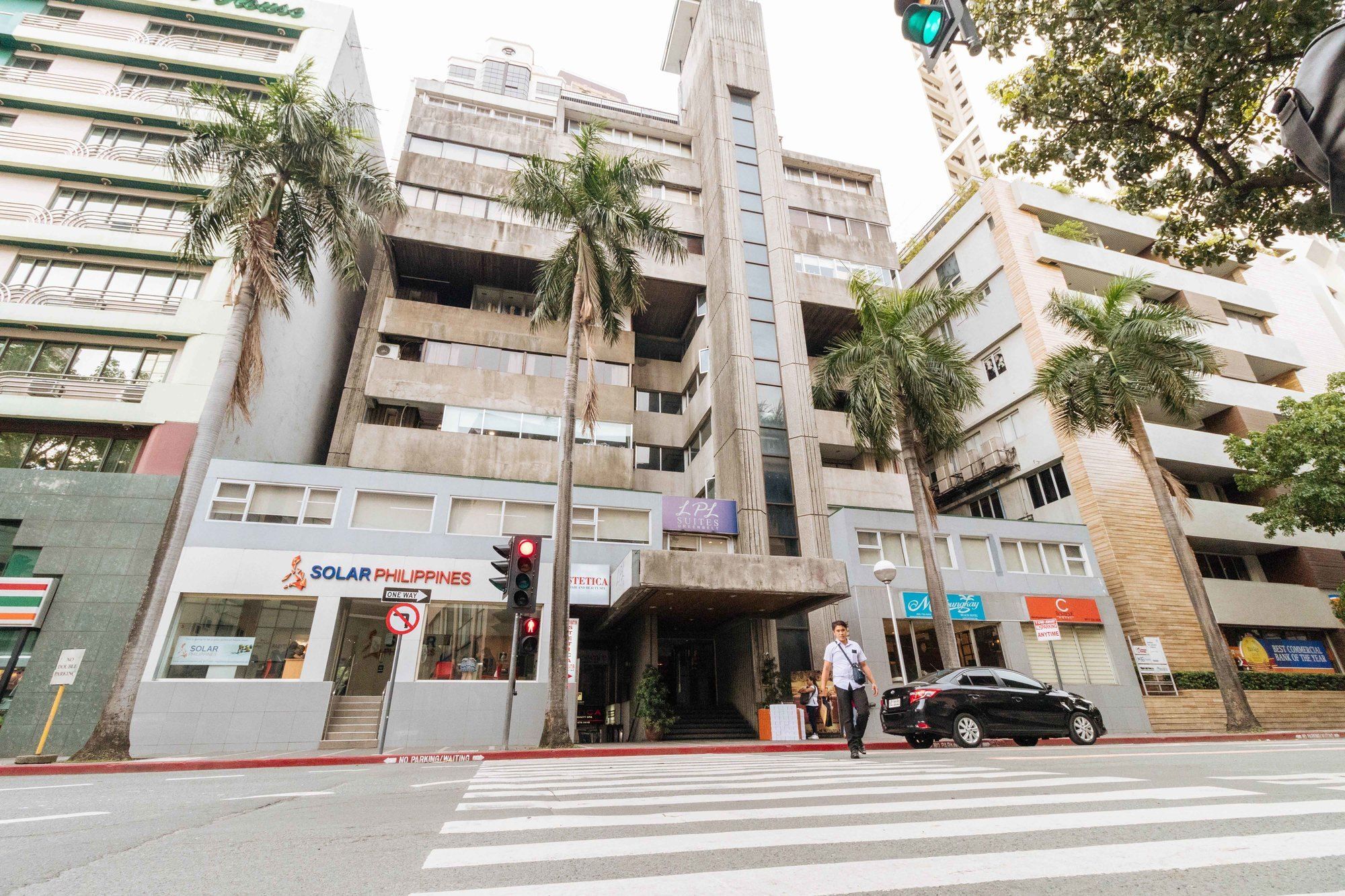 Reddoorz Premium Near Greenbelt Makati - Vaccinated Staff Makati City Exterior photo